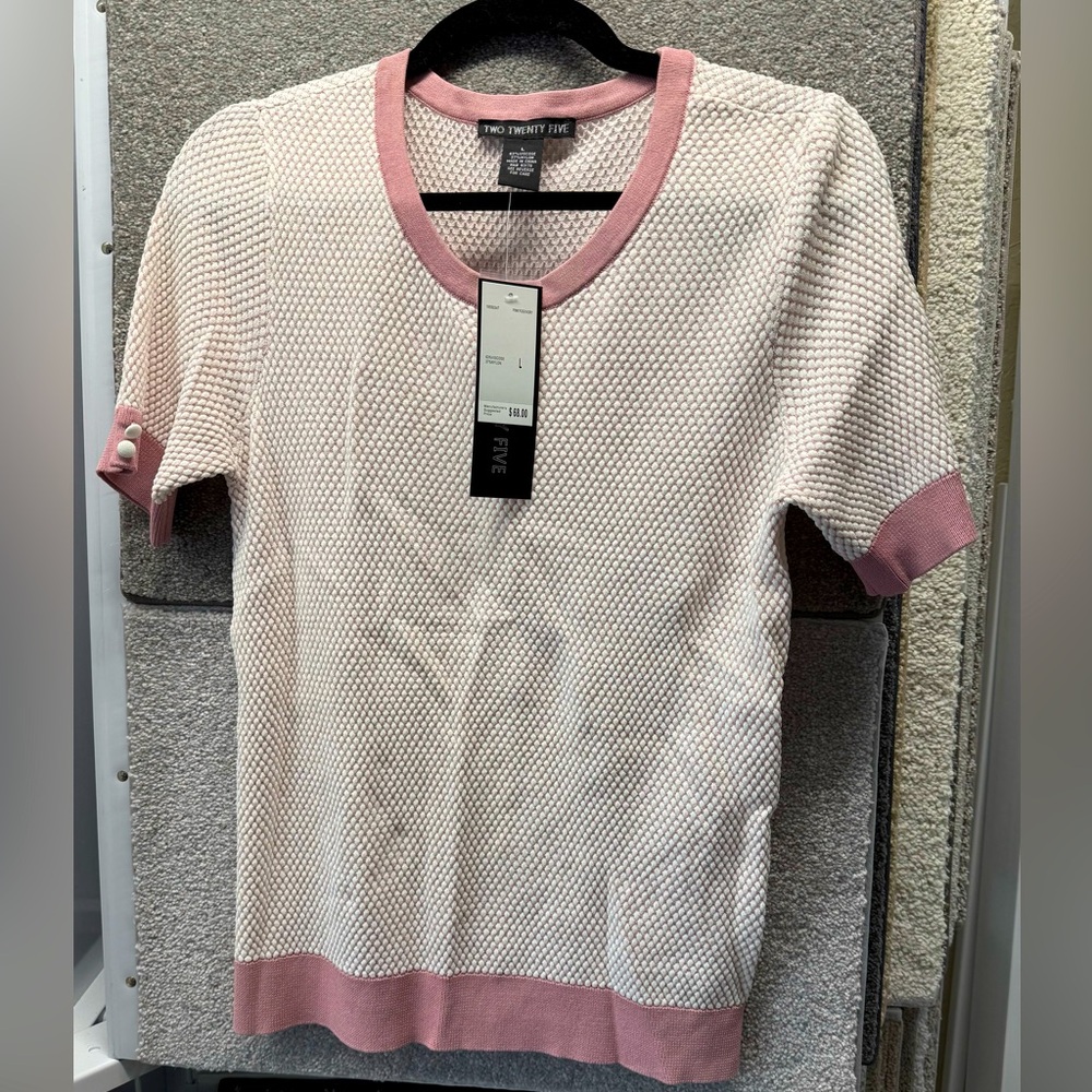 Two Twenty Five ladies top. Size Large. Pink and cream.